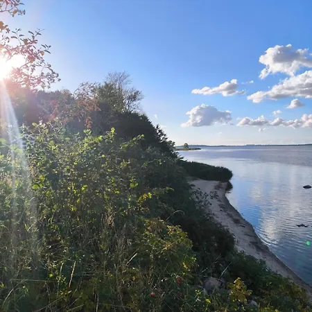 Haus Am Sund Mit Blick Auf Ruegen Stahlbrode